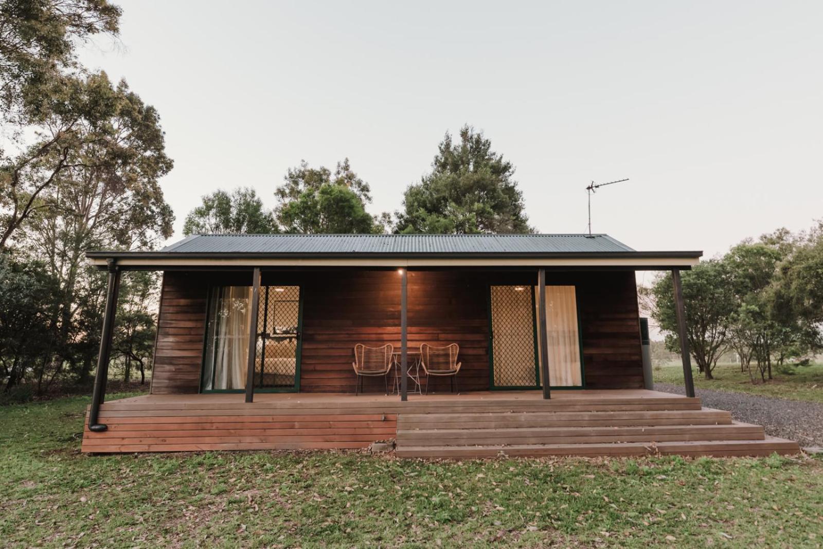 Cabins At Lovedale Wedding Chapel Екстериор снимка